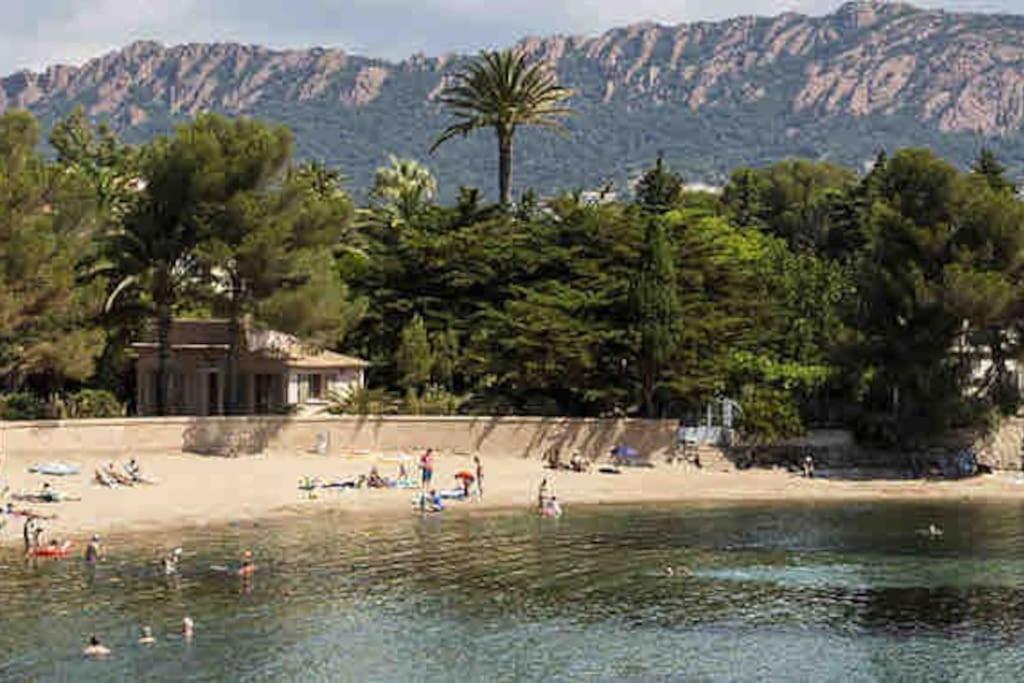 Boreal 4 Pax Bord De Mer Apartment Saint-Raphael  Exterior photo